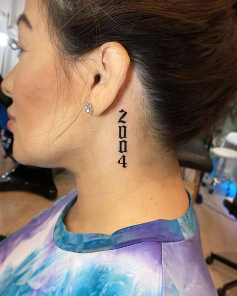 2004 Tattoo Design, Back Ear Tattoo, Vertical Tattoo, Number Tattoo Fonts, Leo Tattoo Designs, Behind Ear Tattoos, Side Neck Tattoo, Black Art Tattoo, Neck Tattoos Women