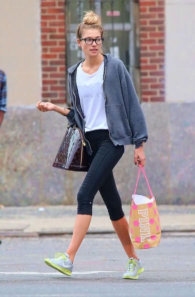 Jessica Hart Hart Photo, Jessica Hart, Patrick Stewart, Athleisure Trend, Athleisure Outfits, Celebrity Street Style, Holiday Dinner, Workout Outfit, Stay Motivated