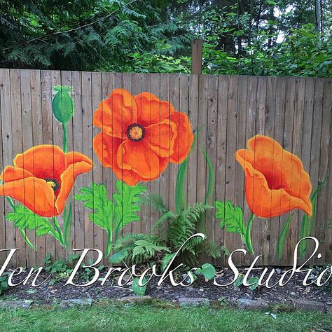 6' x 80' poppy fence I painted in a shady space where colorful plants would not grow. Garden Fence Art, Garden Mural, Garden Privacy, Backyard Privacy, Diy Fence, Flowers Painted, Fence Art, Fence Paint, Fence Decor