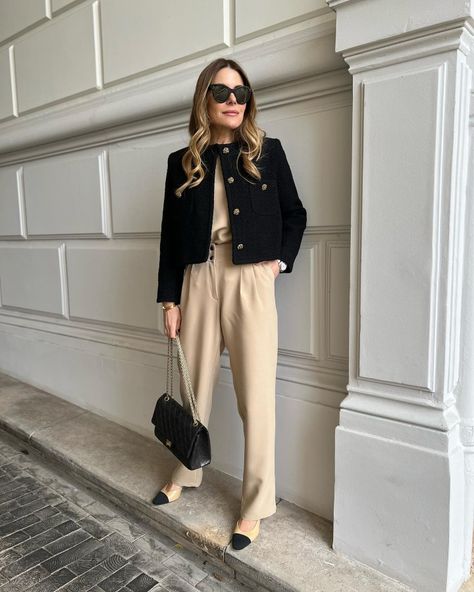 Chanel Blazer Outfit, Chanel Slingback Outfit, Edgy Work Outfits, Tweed Jacket Outfit, Summer Work Outfits Office, Smart Casual Work Outfit Women, Office Attire Women, Summer Business Casual Outfits, Tweed Outfit