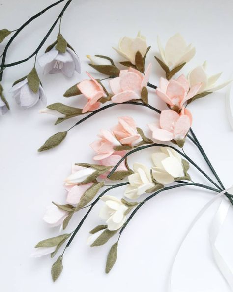 YUKI | Felt Florist on Instagram: “Happy Friday everyone🕊️ #freesias #pastelfloralcollection #feltflowers” Felt Bridal Bouquet, Freesia Flower, Rustic Bridal Shower Favors, Felt Bouquet, Flowers In The Attic, Freesia Flowers, Artificial Wedding Bouquets, Felt Flowers Diy, Rustic Wedding Bouquet