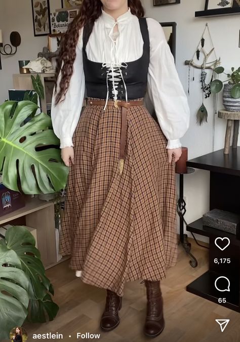 Enola Holmes Clothing Style, Enola Holmes Outfits, Vintage Cottagecore Outfits, Cottagecore Outfit, Vintage Cottagecore, Christmas Party Outfit, Yearbook Themes, Old Fashion Dresses, Christmas Party Outfits