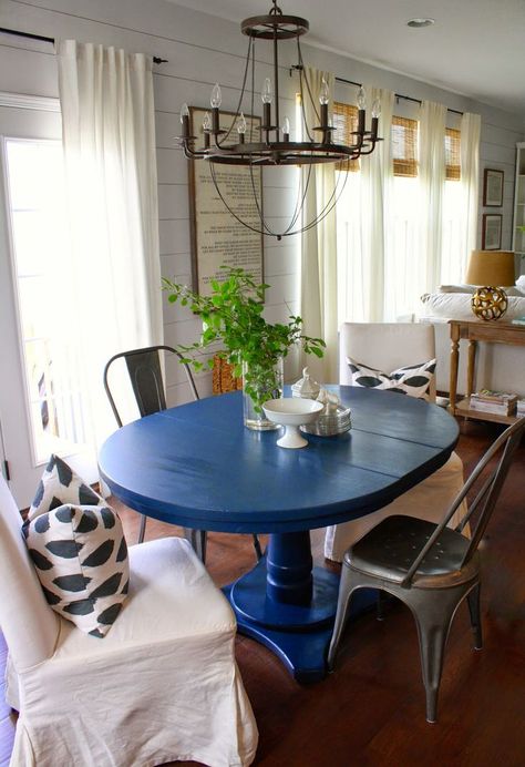 Blue Kitchen Table - Kitchen Table Decorating Ideas Check more at http://www.entropiads.com/blue-kitchen-table/ Blue Dining Room Table, Blue Kitchen Tables, Blue Dining Room, Blue Dining Tables, Dining Room Nook, Center Table Decor, Table Painting, Painted Kitchen Tables, Painted Dining Table