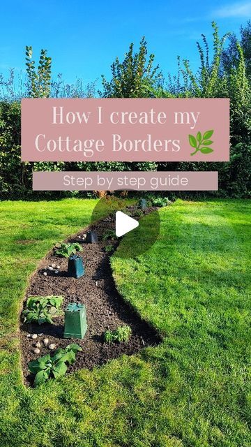 𝐃𝐀𝐍𝐈𝐄𝐋𝐋𝐄 | 𝐂𝐎𝐓𝐓𝐀𝐆𝐄 𝐈𝐍𝐓𝐄𝐑𝐈𝐎𝐑𝐒 & 𝐆𝐀𝐑𝐃𝐄𝐍𝐒 on Instagram: "HOW I CREATE MY COTTAGE BORDERS 🌸👩🏼‍🌾~ This may be a great post to save if you're looking for a basic guide on where to begin. I begin mine in Autumn and I'm currently working on a new one. 👩🏼‍🌾 I don't proclaim to be a gardening guru of course, 😊 however I am really pleased with the transformation in different areas of our cottage garden and I started from scratch. I ALWAYS begin all of my borders in this way👇🏻... 🌿 Firstly, get that spade out and decide on the shape of the border you wish to dig. Of course this will be space dependent, but even in very small gardens you can be very creative. We have quite a bit of room to play with here, so I opt for deep, cottage borders. 🌸 Give the soil a g New Build Cottage Garden, Cottage Garden Border Plan, Cottage Border Garden, How To Create A Cottage Garden, Cottage Garden Border Ideas, Cottage Front Garden Ideas, Mixed Borders Gardens, Garden Borders Ideas, Cottage Patio Garden Ideas