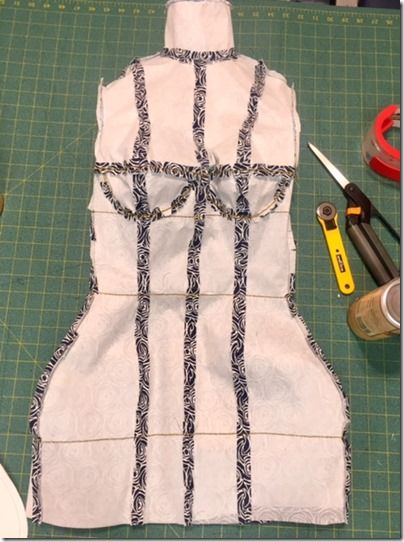 dressform2 Diy Mannequin Form, Dress Form Mannequin Diy, Upcycle Wardrobe, Diy Mannequin, Mannequin Diy, Custom Dress Form, Clothes Mannequin, Sewing Dress Form, Doll Dress Form