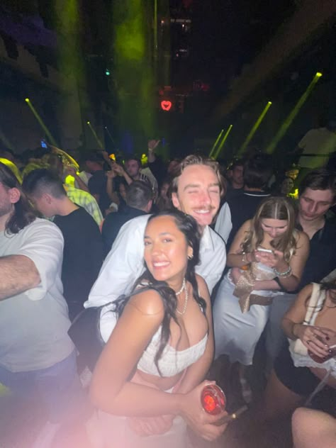 #boyfriend #goals #cute #couple #clubbing #fashion #nightlife Couple In The Club, Club With Boyfriend, Couple Clubbing, Making Out At The Club, Clubbing Fashion, Party Couple, Vision Board Pics, Couple Inspo, Party Night Club