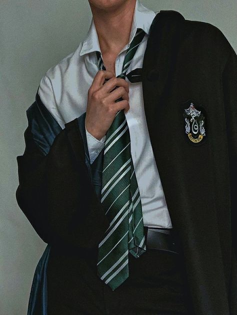 Slytherin Vibes, Loren Hale, Addicted Calloway Sisters, Calloway Sisters, Harry Potter Dr, Hogwarts Aesthetic, Addicted Series, Slytherin Aesthetic, Hogwarts Legacy