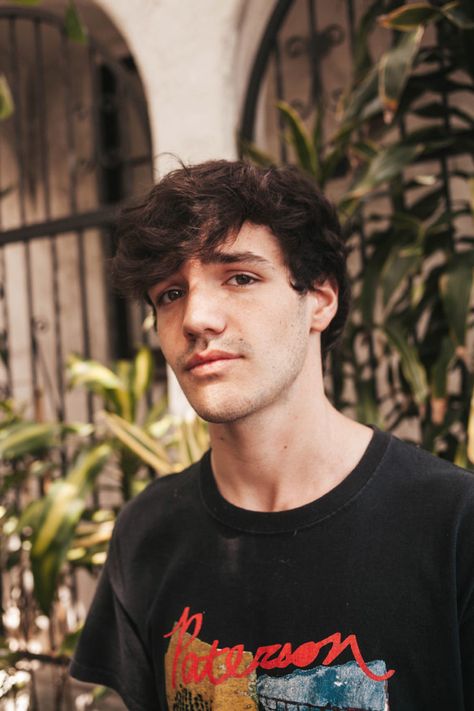 "Still learning and growing" In conversation with Aaron Carpenter - C-Heads Magazine Shy Person, I Am Still Learning, Aaron Carpenter, Learning And Growing, Louisiana Usa, Capitol Records, October 5, Stevie Wonder, Pop Punk