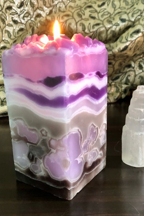 Amazing Candles, Geode Candle, Diy Crystal Crafts, Boho Candle, Amber Candle, Candle Molds Diy, Homemade Scented Candles, Gel Candles, Diy Candles Scented