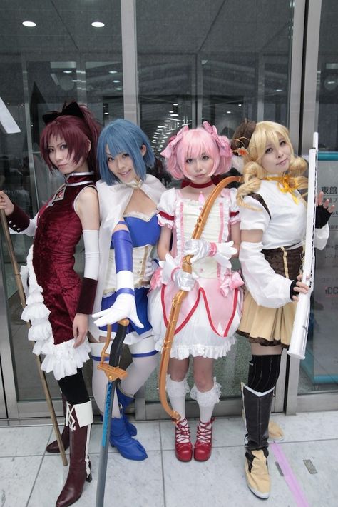 Madoka Magica Cosplay Makeup, Madoka Magica Cosplay, Vampire Knight Cosplay, Group Cosplay, Magical Girl Outfit, Magic Clothes, Mahō Shōjo Madoka Magica, Magia Record, Cosplay Inspo