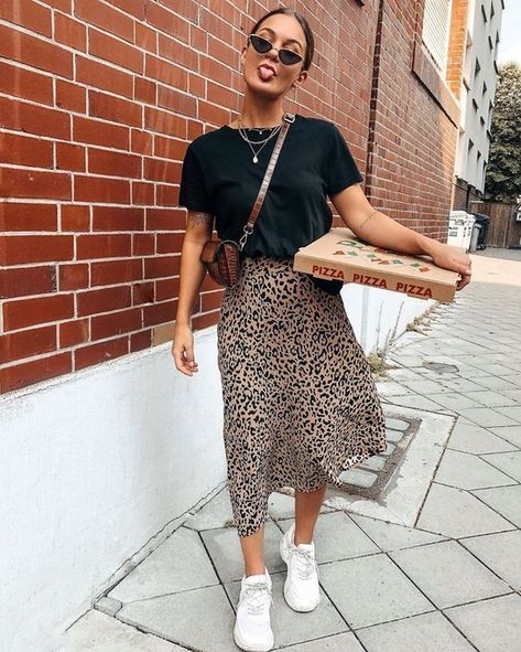 Ideas para usar tu falda midi animal print como una chica VSCO Rok Midi, Looks Street Style, Skirt Midi, Brown Brown, Brown Leopard, Mode Inspo, Looks Style, Mode Inspiration, Spring Summer Outfits