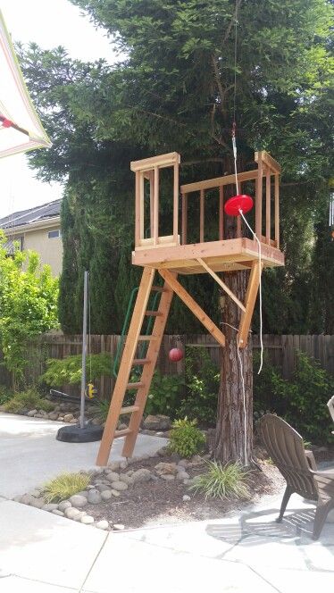 Zip line platform                                                                                                                                                                                 More Zipline Platform, Farmhouse Flip, Tree Forts, Zip Line Backyard, Viewing Platform, Backyard Trees, Tree House Plans, Tree Fort, Tree House Diy