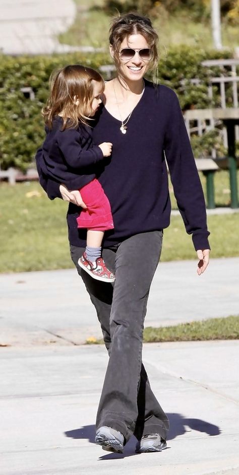 Amanda Peet Street Style Amanda Peet, Independent Film, Most Beautiful People, Independent Films, People Magazine, Nice Day, Aviator Sunglasses, The Park, A A