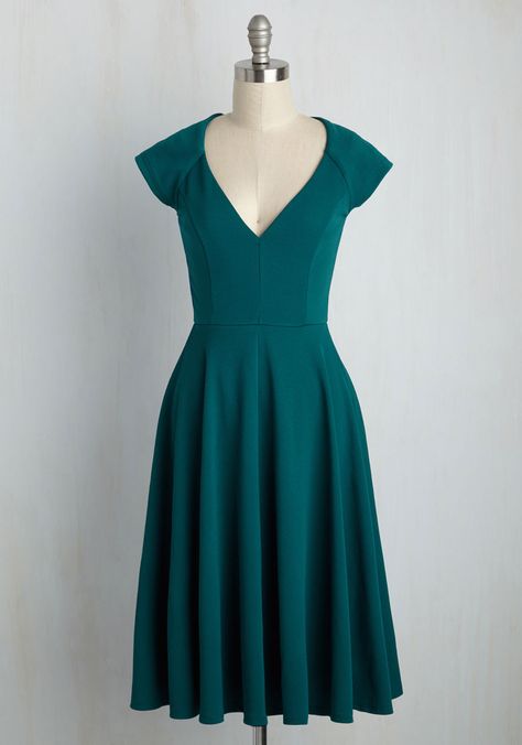 Jersy Dress, Dresses For Date, Princess Line Dress, Maxi Dress Outfit Fall, Dancing Lessons, Teal Dresses, Date Dress, Princess Line, Dress Name