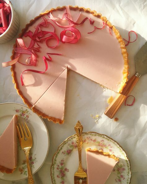 Panna Cotta Tart, Tart Pastry, Rhubarb Tart, Rhubarb Desserts, Dessert Aux Fruits, Pastry Tart, Rhubarb Recipes, A Piece Of Cake, Köstliche Desserts