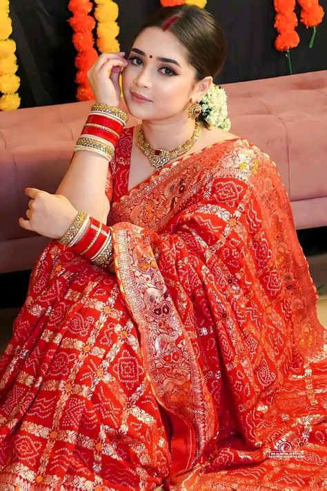 Indian Bridal Wear Red, Bridal Lehenga Designs, Indian Sari Dress, Bhojpuri Actress, Attractive Dresses, Celebrity Casual Outfits, Indian Bride Outfits, Fancy Sarees Party Wear, Indian Saree Blouses Designs