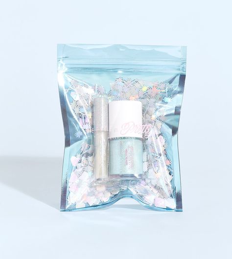 Diamond Packaging, Glitter Curtains, Sparkle Design, Makeup Package, Skincare Packaging, Makeup For Teens, Lip Gloss Set, Kids Makeup, Holiday Sparkle