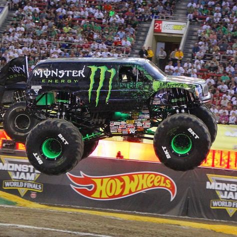 Monster Truck Aesthetic, Perfect Couple Pictures, Energy Monster, Monster Truck Jam, Monster Jam Trucks, Monster Truck Cars, Big Monster Trucks, Monster Truck Racing, Monster Energy Girls