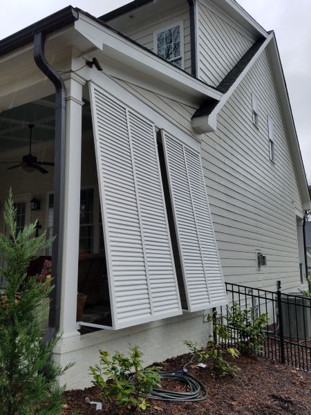 Bay Window Exterior, Types Of Shutters, Bahama Shutters, Screened Porch Designs, Vinyl Shutters, House Front Porch, Stucco Homes, Shutters Exterior, Modern Cottage