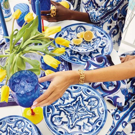 Shop Home & Gifts Capri Decor, Dolce And Gabbana Aesthetic, Dolche Gabana, Mediterranean Plates, Blue And White Dining Room, Italian Plates, Italian Blue, Italian Theme, Dishware Sets