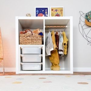 Diy Montessori Wardrobe, Kallax Wardrobe, Ikea Baby Room, Ikea Montessori, Diy Kallax, Montessori Wardrobe, Wardrobe Diy, Ikea Baby, Ikea Kids Room