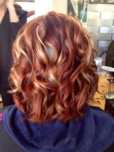 Natural 4b Hair, Short Copper Hair, Red Short Hair, Perm Curls, Fall Highlights, Red Hair With Blonde Highlights, Red Balayage Hair, Types Of Hair Color, Wedding Hair Colors