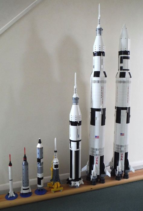 https://ideas.lego.com/projects/d061bd70-11e7-4805-b5a7-dcfa21d15030/updates?project_updates_page=3 Lego Rocket, Best Lego Sets, Indian Space Research Organisation, Hot Wheels Garage, Space Stuff, Classic Lego, Lego Craft, Lego Space, Space Toys