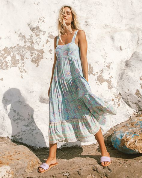 billabong, Hideaway Shine On Midi Dress, MINT (gdc0) Semi Casual Dresses, Kimono Mini Dress, Thrifting Ideas, Printed Beach Dresses, Billabong Dress, Paradise Cove, Belle Dress, Strapless Midi Dress, Nice Outfits