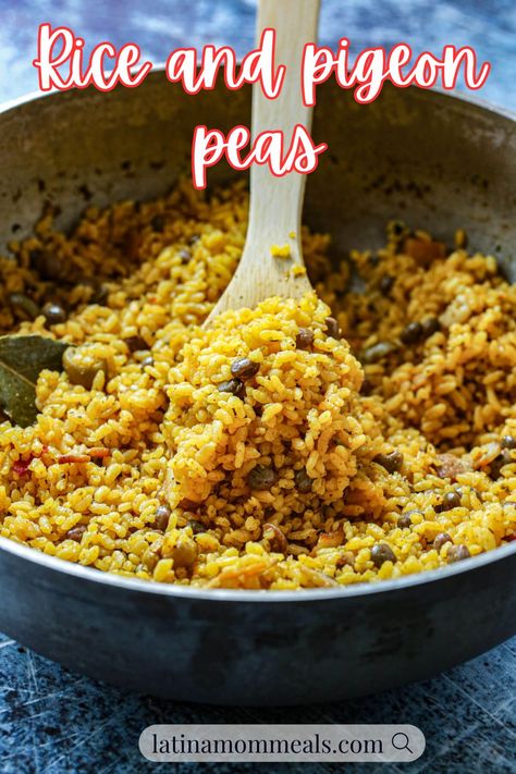 Make this Puerto Rican arroz con gandules recipe for dinner tonight! This rice and pigeon peas recipe is an easy weeknight rice recipe that can be a one pot meal and perfect for busy nights! Yellow Rice With Pigeon Peas, Pigeon Peas And Rice Puerto Rico, Puerto Rican Arroz Con Gandules, Rice And Pigeon Peas Recipe, Cuban Pernil Recipe, Pigeon Peas Recipe, Pigeon Peas And Rice, Cuban Kitchen, Arroz Con Gandules Recipe