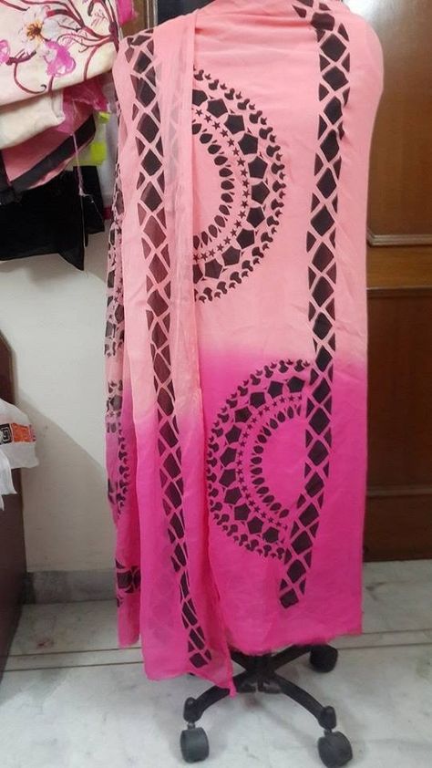 Pink shade double painted punjabi suit Block Painting Punjabi Suit, Painted Suits, Fabric Colour Painting, Dupatta Design, Block Printed Suits, Wallpaper Video, Painted Clothing, Hand Painted Dress, Iphone Wallpaper Video