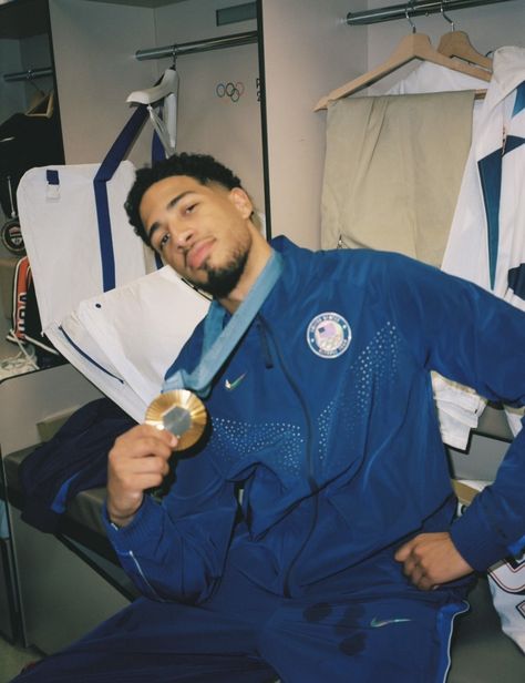 Tyrese Haliburton, I Hate Men, Basketball Photography, Hate Men, Phone Theme, Nba Players, Junk Drawer, Celeb Crushes, Mens Style