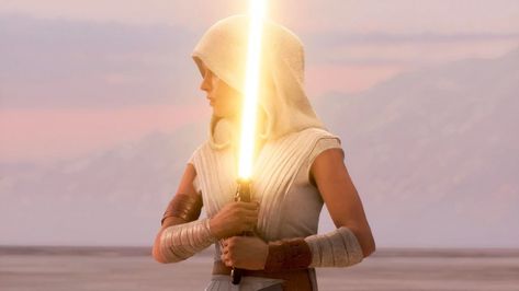 rey-600x338 Lightsaber Color Meaning, Yellow Lightsaber, New Jedi Order, Rey From Star Wars, Lightsaber Star Wars, Rey Daisy Ridley, Sequel Trilogy, Skywalker Lightsaber, Rey Skywalker