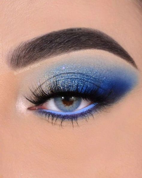 Natural Makeup Look Wedding, Makeup Ideas Winter, Makeup Ideas Baddie, Natural Winter Makeup, Winter Makeup Looks Natural, Makeup New Year, Makeup Looks Winter, Blue Eyeshadow Makeup, Maquillage Yeux Cut Crease