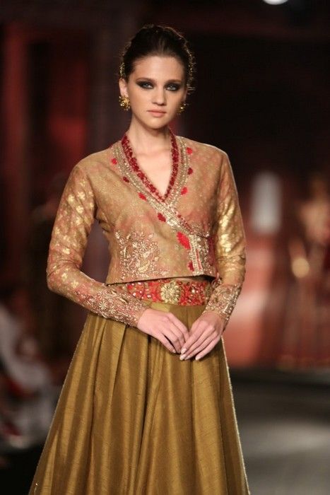 Wedding Trousseau - Anju Modia India Couture Week #wedmegood Lehenga Blouse Designs, Fashionable Saree Blouse Designs, Draping Fashion, Choli Designs, Indian Dresses Traditional, Elegant Blouse Designs, Unique Blouse Designs, Unique Blouse, Party Wear Indian Dresses