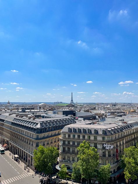 #view #paris #france #photography #photos #travel #apple #iphone #iphone12mini #beautifulview #summer #2021 #sky #clear #photoedit #editing #lightroomcc #lightroom #adobe #romantic #toureiffel #eiffel #ipad Paris France Photography, Lafayette Paris, Paris Rooftops, La Fayette, Photos Travel, France Photography, Paris Aesthetic, Galeries Lafayette, Montmartre