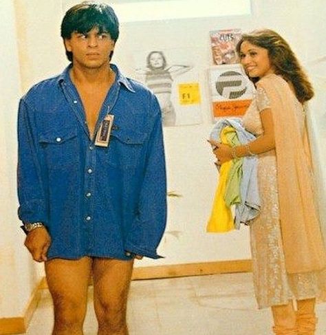 Dil to Pagal Hai Vintage Bollywood Outfits, Dil To Pagal Hai, Shah Rukh Khan Quotes, Maduri Dixit, Desi Problems, Shah Rukh Khan Movies, Srk Movies, Bollywood Retro, 90s Bollywood Aesthetic