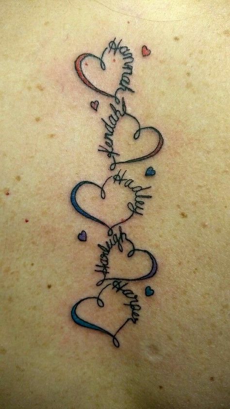 Kid Name Tattoo Ideas Mothers, Mama Tattoos, Tato Nama, Mum Tattoo, Kid Name Tattoo, Bracelet Tattoo, Tattoos With Kids Names, Mommy Tattoos, Mother Tattoos