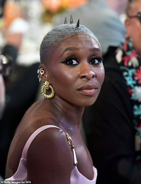 Cynthia Erivo Bald Haircut, Shaved Hairstyles, Dresses For Apple Shape, Miami Fashion Week, Short Shaved Hairstyles, Piercing Inspo, Cynthia Erivo, Hair Undercut, Apple Shape