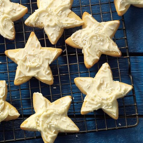 "My husband's grandma would only make these butter cutouts with a star cookie cutter. I use various shapes for celebrations throughout the year." —Jenny Brown, West Lafayette, Indiana Secret Cookie Recipe, Bake Sale Desserts, Gorgeous Desserts, Cookies Box, Best Christmas Cookie Recipe, Bake Sale Recipes, Vintage Baking, Best Christmas Cookies, Star Cookies