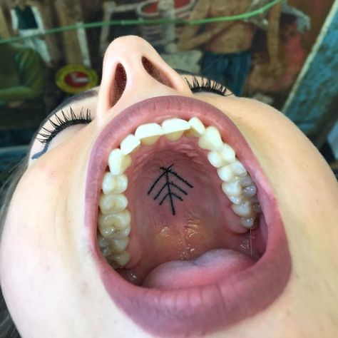 Mouth Tattoo, Secret Tattoo, 4 Tattoo, Lip Tattoos, Tattoo Feminina, Sun Tattoo, Spine Tattoos, Tattoo Parlors, Permanent Tattoo