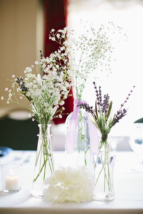 Baby's breath and lavender in bud vases centerpieces Will + Melissa Photo By Brooke Courtney Photography Vase Centerpiece Wedding, Floor Vases Decor, Lavender Centerpieces, Bud Vases Wedding, Bud Vase Centerpiece, Lavender Baby Showers, Vases Centerpieces, Wedding Vase Centerpieces, Holly Wedding