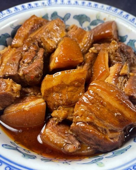 Humba Recipe Pork, Humba Recipe, Hong Shao Rou, Red Braised Pork, Pork Belly Recipes Crispy, Abs Excercise, Chinese Foods, Recipe Pork, Asian Recipe