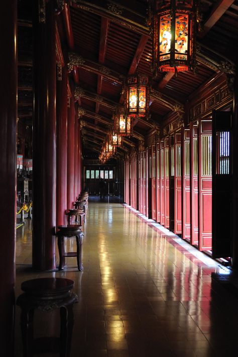 To Mieu Temple - Hue, Vietnam Temple Interior, Travel United States, Ancient Vietnam, Good Morning Vietnam, Hue Vietnam, Chinese Temple, Vietnam Voyage, Vietnam History, Asian Architecture