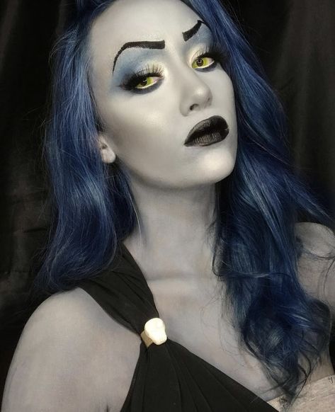 Female Hades Makeup, Hades Women Costume, Female Hades Costume, Hades Makeup Female, Hades Costume Female, Rocker Girl Costume, Blue Hair Costume Ideas, Hades Halloween Costume, Blue Hair Halloween Costumes Ideas