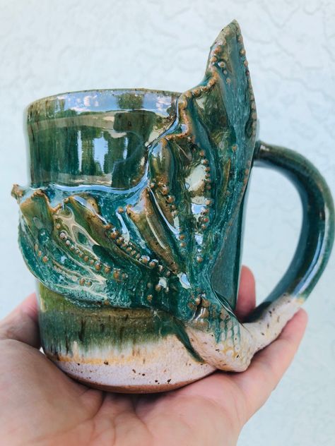 Slap Mug Pottery, Mermaid Pottery Mug, Mermaid Pottery Ideas, Mermaid Pottery, Ceramic Mermaid, Creative Mugs, Mermaid Mug, Mermaid Cup, Mermaid Mugs