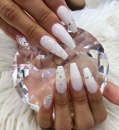 White Silver Foil Nails, White And Silver Wedding Nails For Bride, Milk White Nails With Rhinestones, White Powder Nails With Design, Nail Designs With Stones, Ongles Blanc Laiteux Nail Art, Silver Foil Nail Art, White And Silver Nail Designs, Silver Foil Nails