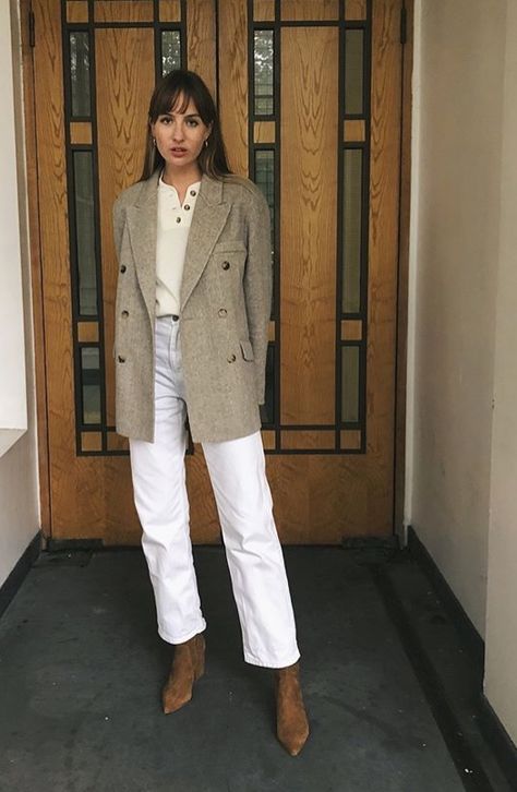 Lizzy Hadfield, Elegante Casual, Cold Weather Fashion, Mode Inspo, Inspiration Mode, Work Attire, White Pants, Outfit Posts, Fall Winter Outfits