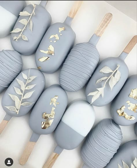 Blue Cakesicles Ideas, Wedding Cake Popsicles, Cakesicles Design, Boho Cakesicles, Cake Sicles Design, Magnum Cake Pops, Cakesicles Wedding, Cake Popsicles Ideas, Wedding Cakesicles