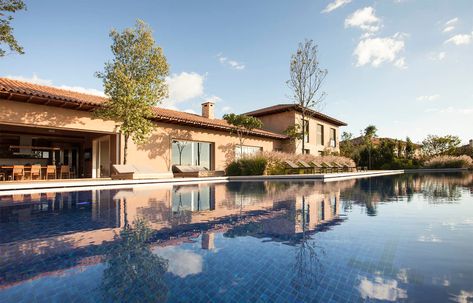 Casa de Campo Integrada com Estilo Toscano – Habitare Country House, Dream House, Pool, Exterior, Interior Design, House Styles, Lifestyle, Home Decor, Design