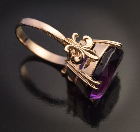 Antique 1900s Siberian Amethyst Rose Gold Ring - Antique Jewelry | Vintage Rings | Faberge Eggs Amethyst Rose Gold Ring, Siberian Amethyst, Antique Amethyst Ring, Mughal Jewelry, Royal Purple Color, Gold Drop Necklace, Balloon Stands, Purple Gems, Faberge Eggs